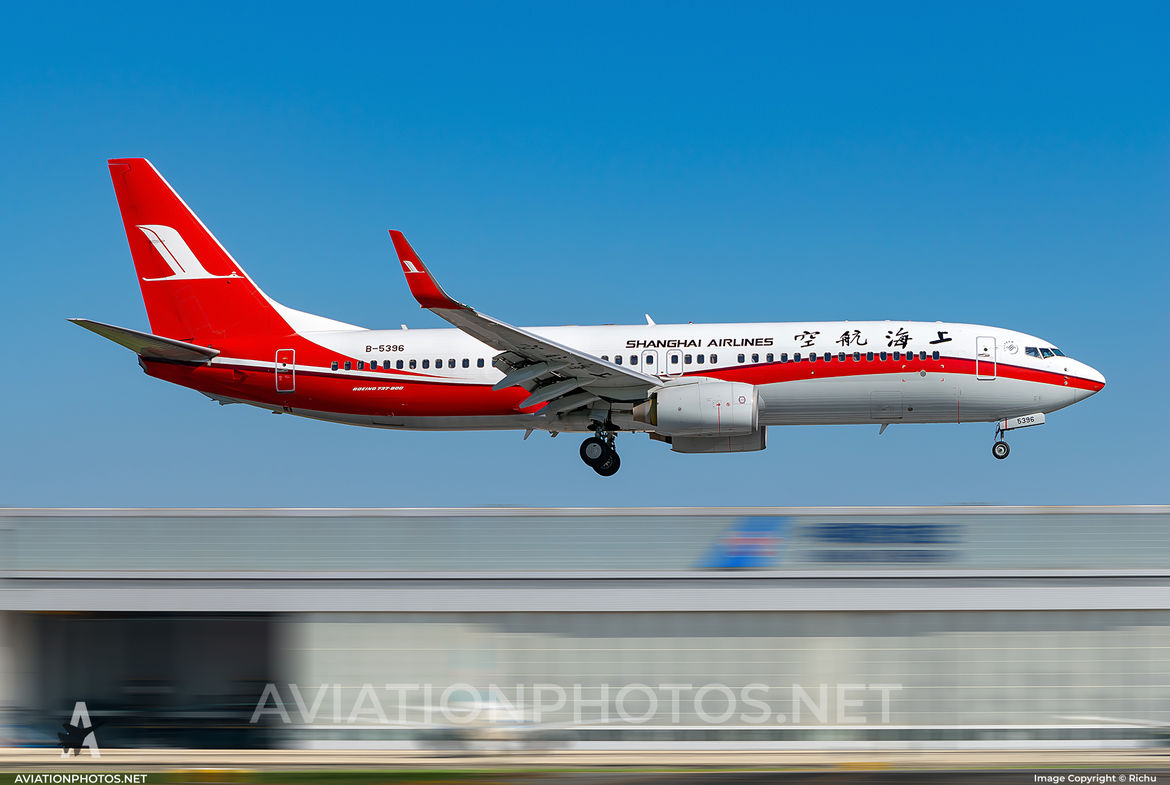 Boeing 737-86D(WL) - Shanghai Airlines