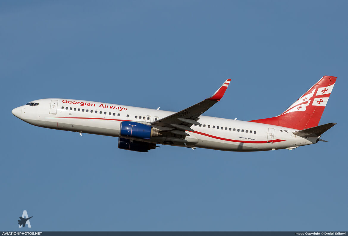 Boeing 737-8FH