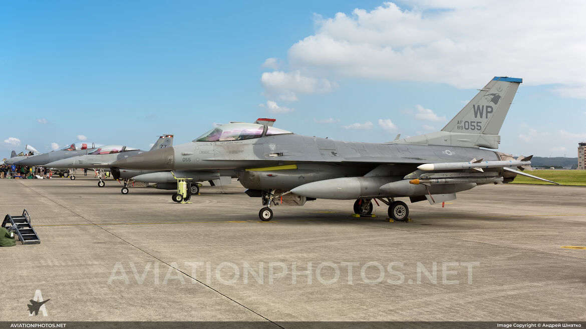 F-16CM-40-CF Fighting Falcon