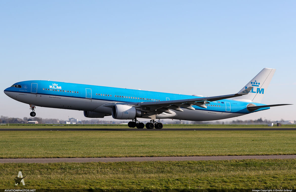 Airbus A330-303